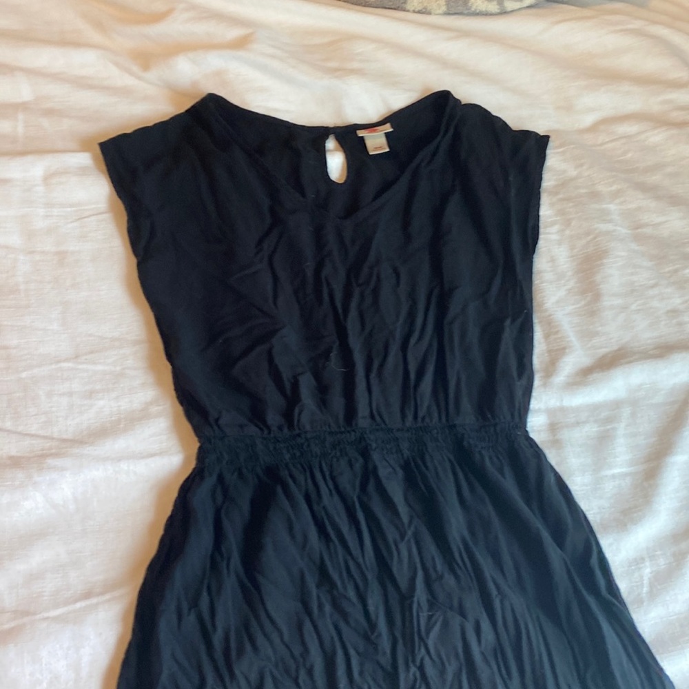 short sleeve black dress